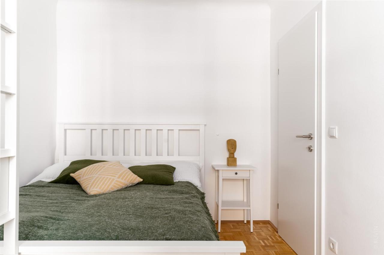King Bed Home, 3 Bed Rooms, Perfect For Long Term Appartement Vienne