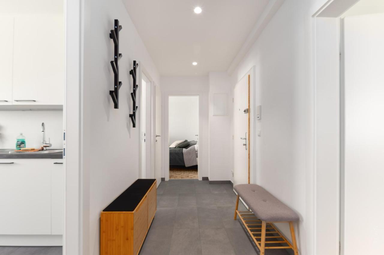 King Bed Home, 3 Bed Rooms, Perfect For Long Term Appartement Vienne